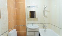Желто-рыжая ванная комната Calipso 30x45 (Opoczno)