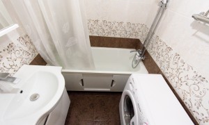 Флориан - коричнево-белые ванная комната и туалет в трешке