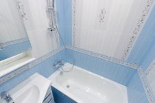 Бело-голубая плитка для ванной Анжер 20х40 с декорами и бордюрами