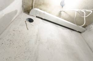 Монтируем вентиляционный короб под потолком для вытяжки (туалет и ванная)
