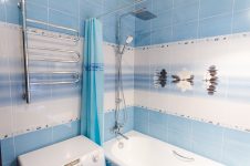 Голубая ванная комната, плитка Дельта Керамика Dream