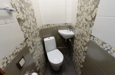 Светло-коричневый туалет в плитке Azori Amati