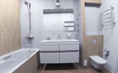 Светло-золотистая ванная комната