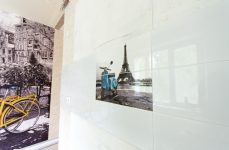 Фартук на кухне, Париж, белая плитка