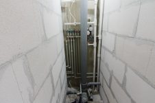 Замена водопровода и канализации (ванная, туалет, кухня)