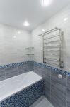 Водяной полотенцесушитель в ванной комнате 170x170