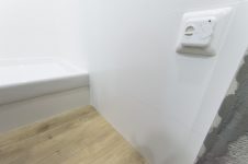 Ванная комната оборудована элекрическим теплым полом