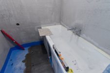 Установка акриловой ванны, разворот ванны в серии дома П3