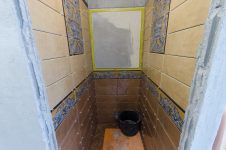 Укладка плитки в туалете (Керама Марацци Площадь Испании)