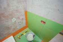 Работа с плиткой в ванной комнате