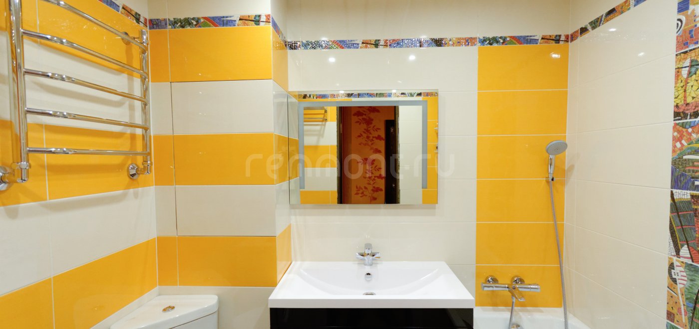 Желтая ванная комната Gaudi - 2,1 х 1,7 в доме П-44т