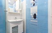 Ремонт голубой ванной комнаты и бежевого туалета в доме серии И-155MМ